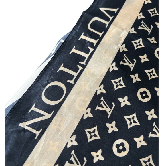 💎 Louis Vuitton Scarf - Picture 2 of 3